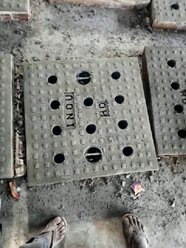 Cement Manhole Cover, For Construction, Industrial, Size : 24x24Inch