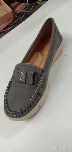 Multicolor Ladies Comfort Shoes, Feature : Durable, Comfortable, Attractive Design