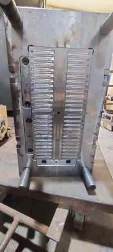 Rectangular Electric Steel Plunger Injection Mould, For Molding Use, Feature : Accurate Design, Durable