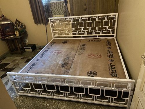 Wrought Iron Double Beds, For Outdoor Furniture, Indoor Furniture, Style : Modern