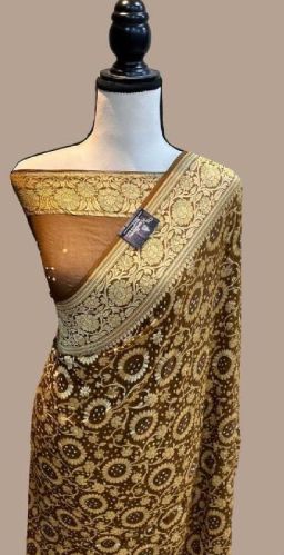 Banarasi Pure Georgette Bandhani Handloom Saree, Feature : Anti-Wrinkle, Easy Wash, Shrink-Resistant