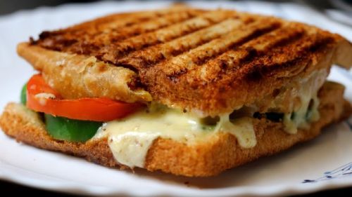 Crispy Samosa Toast, For Eating Purpose, Packaging Size : 0-500 Gm