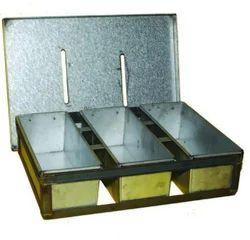 Alloy Steel 3 Pocket Bread Mould, For Bakery