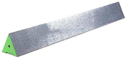 Coated Cast Iron Prismatic Straight Triangular Edges, For Fittings Use, Length : 0-200 Mm
