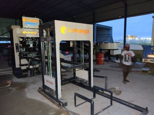 Approx. 11 To 12 Ton Hollow Block Making Machine, Certification : ISO 9001:2015