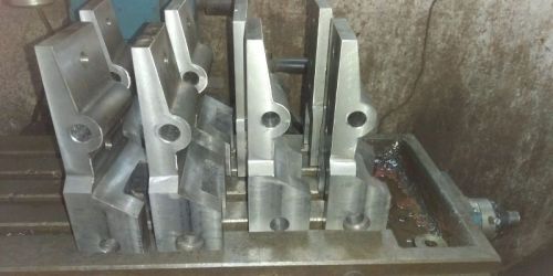 Polished Mild Steel Roller Guide Box, For Industrial