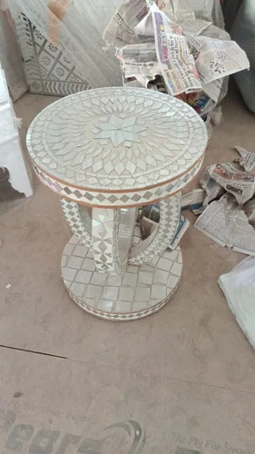 Round Mirror Side Table, For Decoration, Specialities : Perfect Shape, Fine Finishing