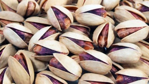 Light Reddish Kernels Non Polished Akbari Long Pistachio Nuts, For Consumption, Certification : Fssai