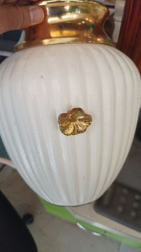 White Polished Plastic Vases, For Restaurant Decor, Hotel Decor, Home Decor