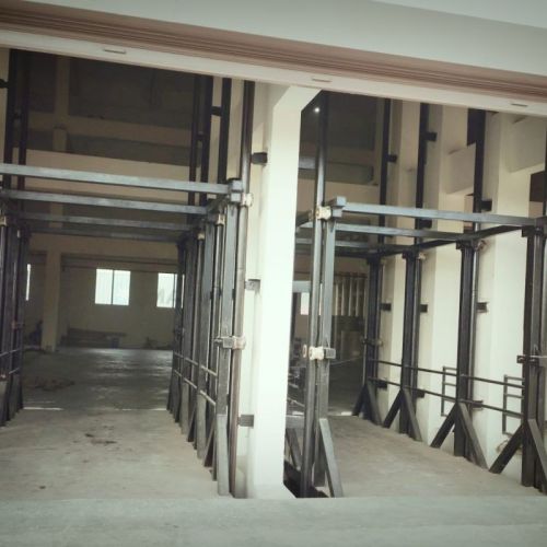 Semi Automatic Rectangular Cargo Hydraulic Lifts, For Industrial, Loading Capacity : 9000-10000kg, 8000-9000kg