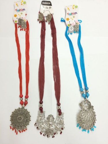 Polished Metal Designer Beaded Long Necklace, Packaging Type : Plastic Packet