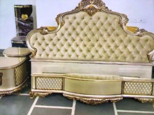 Antique Wooden Double Bed Headboard, For Indoor, Feature : Attractive Designs, Colorful Look, Durable