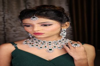 Brass Crystal Stone Fashion Necklace Set, Occasion : Wedding Wear