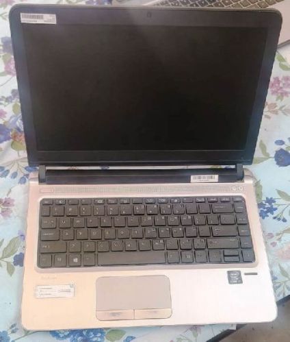 Used Laptops Wholesale, For Collages, Home, Institutes, Offices, Shops, Feature : Light Weight, Low Power Consumption