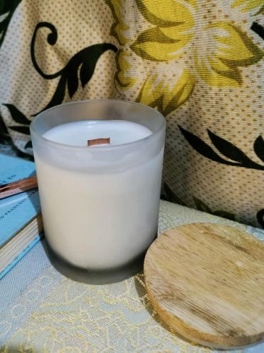 Polished Paraffin Wax Frost Scented Candle, Shape : Cylindrical
