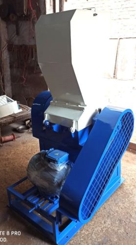 Blue Automatic Electric Plastic Grinder Machine, Capacity : 2 Ton Per Hour