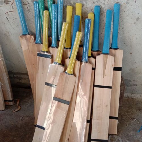 Plain Wood Cricket Bat, Feature : Light Weight