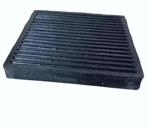 Black Square Vibration Rubber Pad, For Industrial Use, Size : Customised