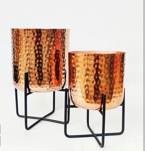 Hammered Copper Planter With Stand, For Outdoor Use, Indoor Use, Specialities : Long Life, Easy To Placed