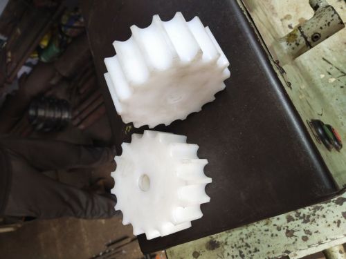 White Round Plastic Gear, For Automobiles