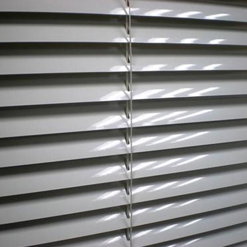 Grey Plain Horizontal Aluminium Venetian Blinds, For Window Use