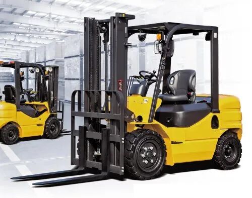 Diesel Forklift Truck, For Industrial, Capacity : 2000 Kgs