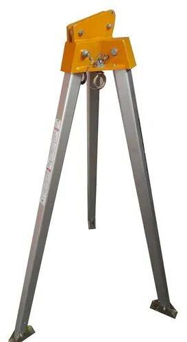 Tripod Confined Space Entry Safety Equipment