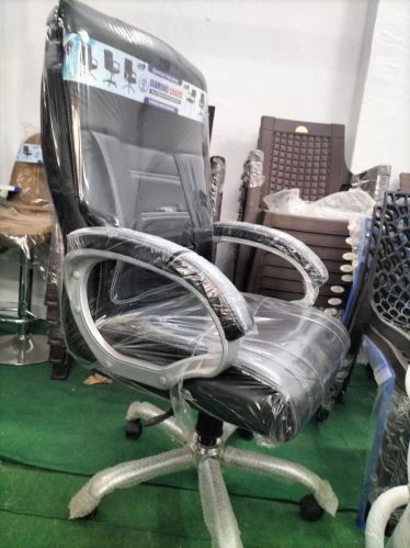 Plastic Leather Office Chair, Feature : Shiny Look, Light Weight, Durable, Complete Finishing, Comfortable