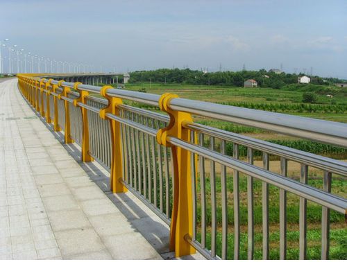 Grey Powder Coated Road Side Railing, For Walk Ways