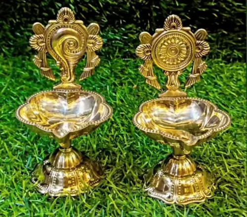 Golden Brass Shankh Chakra Diya| Brass Diyas, For Home Decor, Pooja, Size : 4.5