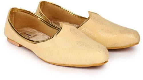 House Of Jutti Men Yellow Ethnic Fabric Handcrafted Embellished Mojaris With Resin Sole