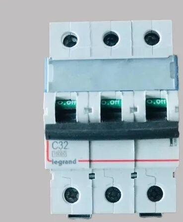 Miniature Circuit Breaker, Voltage : 220 V