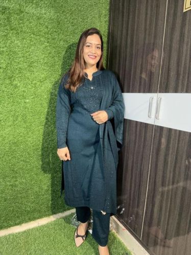 Ladies Woolen Suit, Size : M, XL