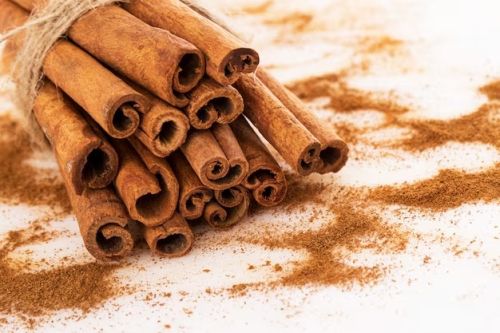 Brown Natural Cinnamon Sticks, For Spices, Cooking, Certification : FSSAI Certified