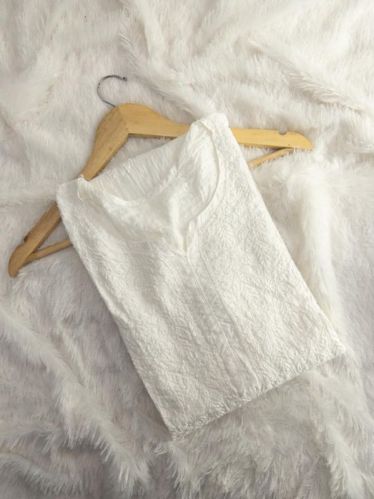 Embroidered Ladies Chikan Designer Kurti, Technics : Machine Made