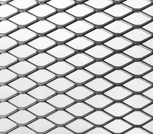 Silver Aluminium Expanded Metal Mesh, Feature : Fine Finished, Hard Structure, Long Life