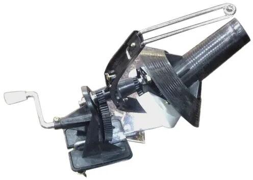 Wool Winder Machine, Body Material:Mild Steel