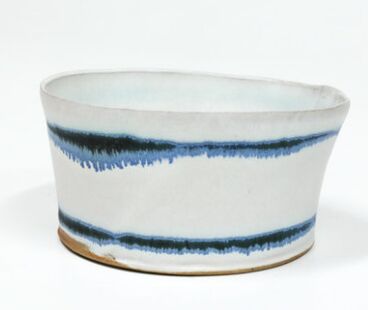 Bowl, Dimension : 2.5' TALL X 5'