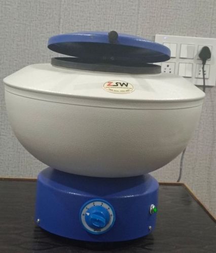 Blue Zoom 220V Fully Automatic Electric Laboratory Centrifuge Machine, For Hospital