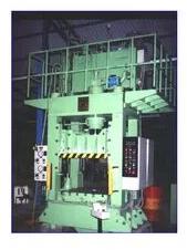 Semi Automatic Mild Steel Hydraulic Press, Capacity : 150 Ton