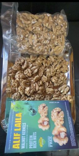 Common Walnut Kernels, For Bakery, Chacolate, Food, Health Care, Milk Shakes, Nutritious Food, Style : Dried