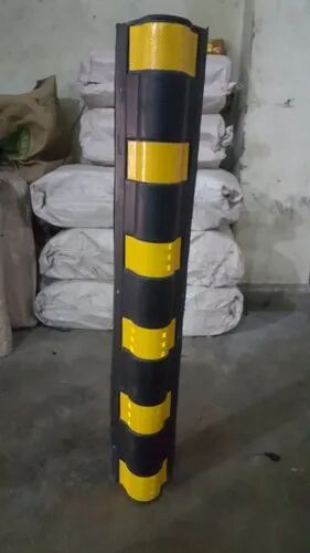 Rubber Corner Guard, Size : 900mm X 100mm X 100mm