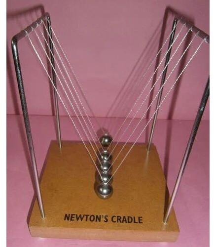 Wood Stainless Steel Newton Cradle, For Physics Lab