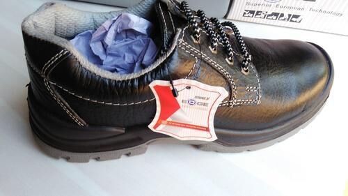 Udyogi Safety Shoes, For Industrial, Construction, Labs/Hospitals, Certification : ISI