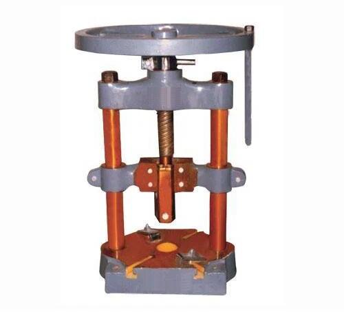 Hand Press Paper Plate Machine, Paper Plate Size:2 Inch-14 Inch