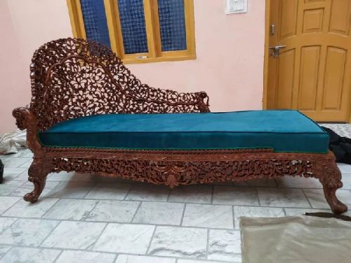 Rectangular Victorian Sofa Couch, Seating Capacity : 2 Seater