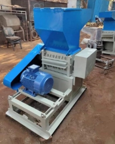 Semi-Automatic Apenventro Single Shaft Plastic Waste Shredding Machine, Power : 30HP