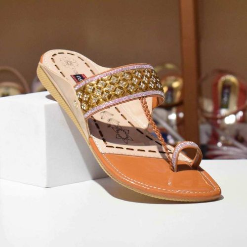 Multiple Synthetic Plain Ladies Kolhapuri Slippers Shine, For Casual Wear, Outsole Material : PVC