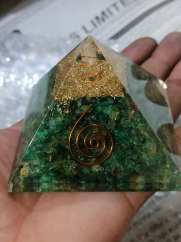 Saini Agate Polished Orgone Green Aventurine Organ Pyramid For Healing, Reki, Meditation