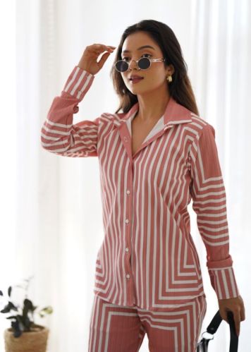 White Spider Pattern Pink V Neck Popcorn Co-ord Set